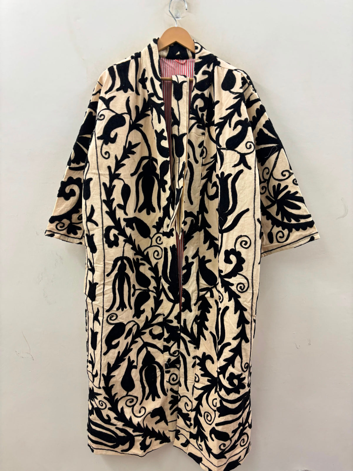 The Tulip Vine Kimono — Suzani Hand-Embroidered Cotton Jacket — Ivory & Ebony