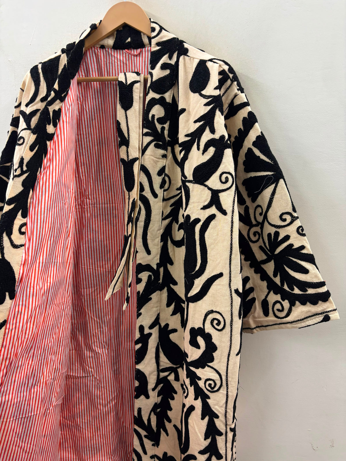 The Tulip Vine Kimono — Suzani Hand-Embroidered Cotton Jacket — Ivory & Ebony
