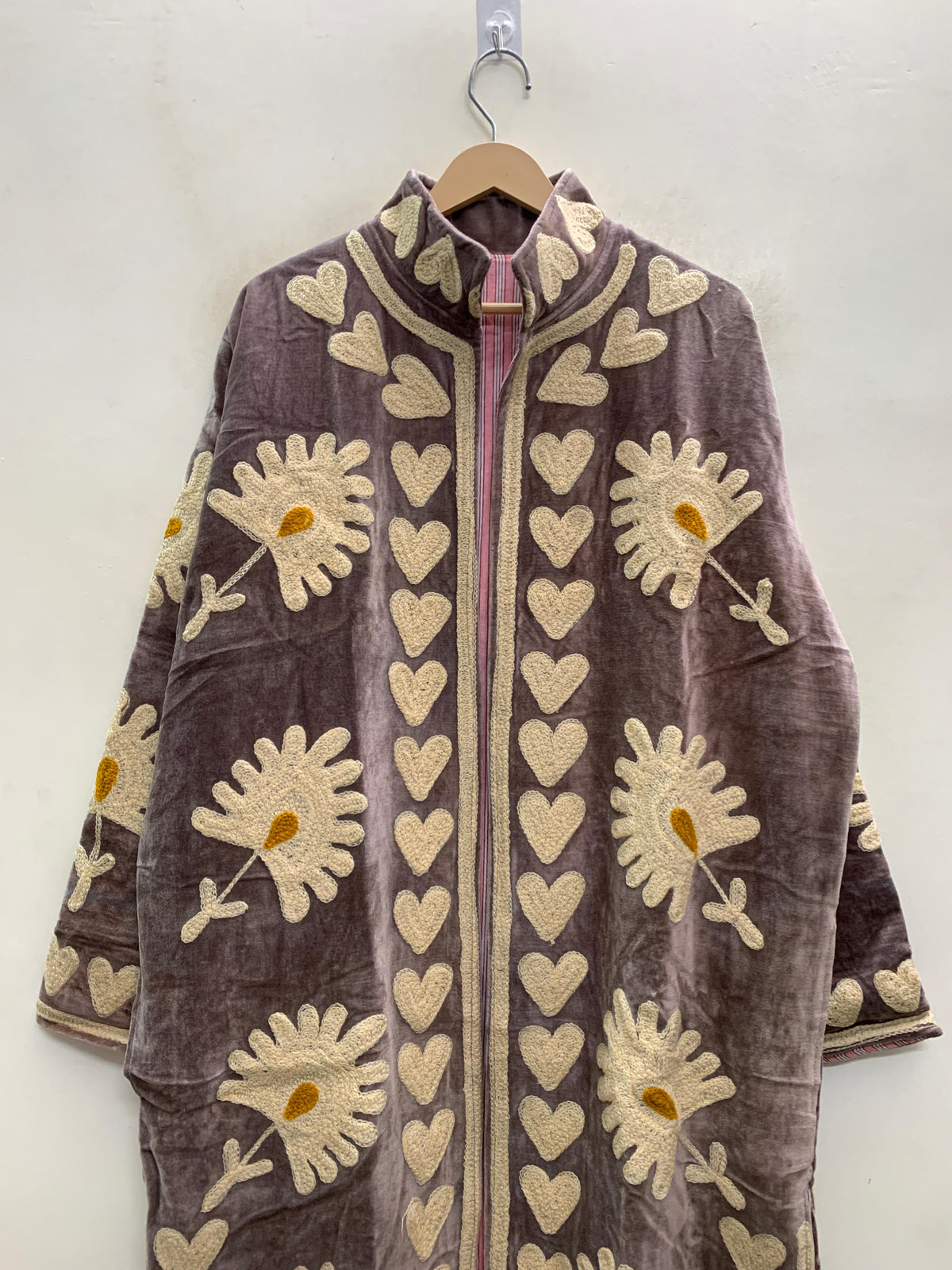 The Dusktide Suzani — Hand-Embroidered Velvet Kimono Jacket — Mauve Taupe with Ivory Daisies