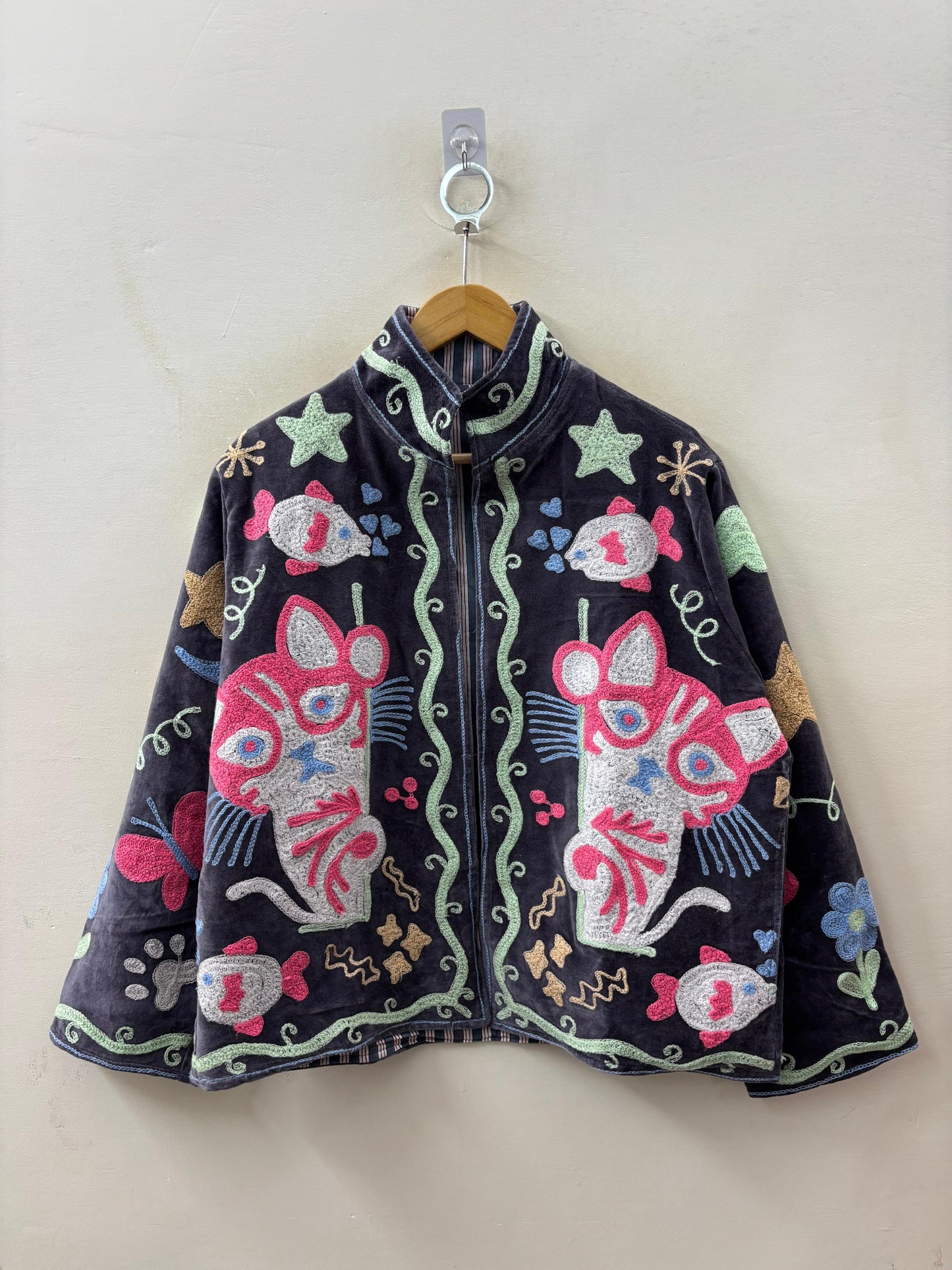 The Billie — Hand-Embroidered Cat Velvet Jacket - Black - Zoshak