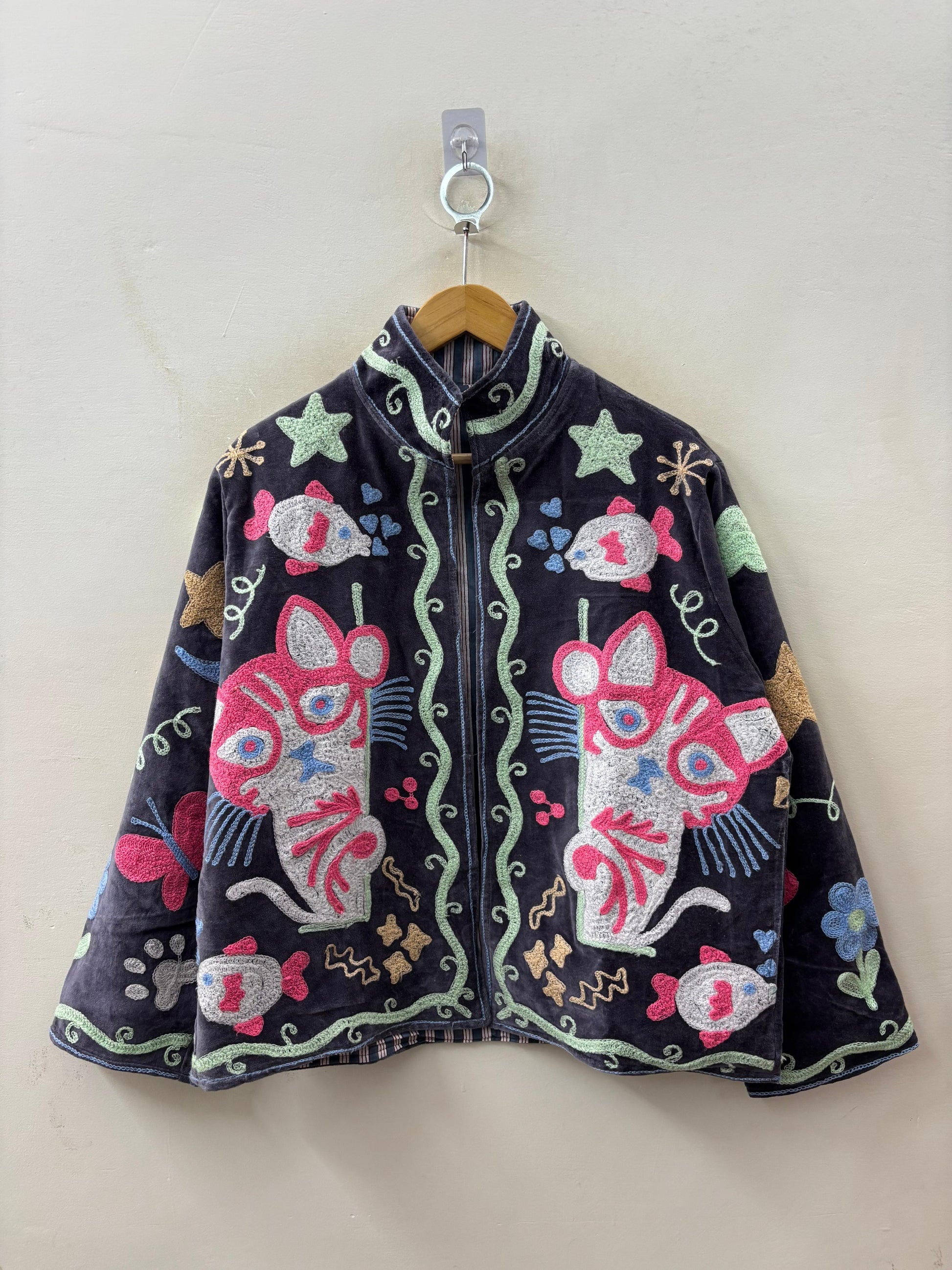 The Billie — Hand-Embroidered Cat Velvet Jacket - Black - Zoshak
